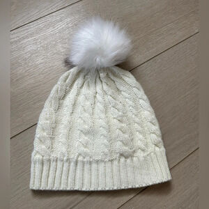 Keep it trendy accessories 100% acrylic pom pom hat